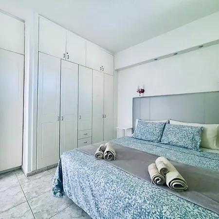 Ladyhouse Yumbo Playa del Ingles (Gran Canaria)